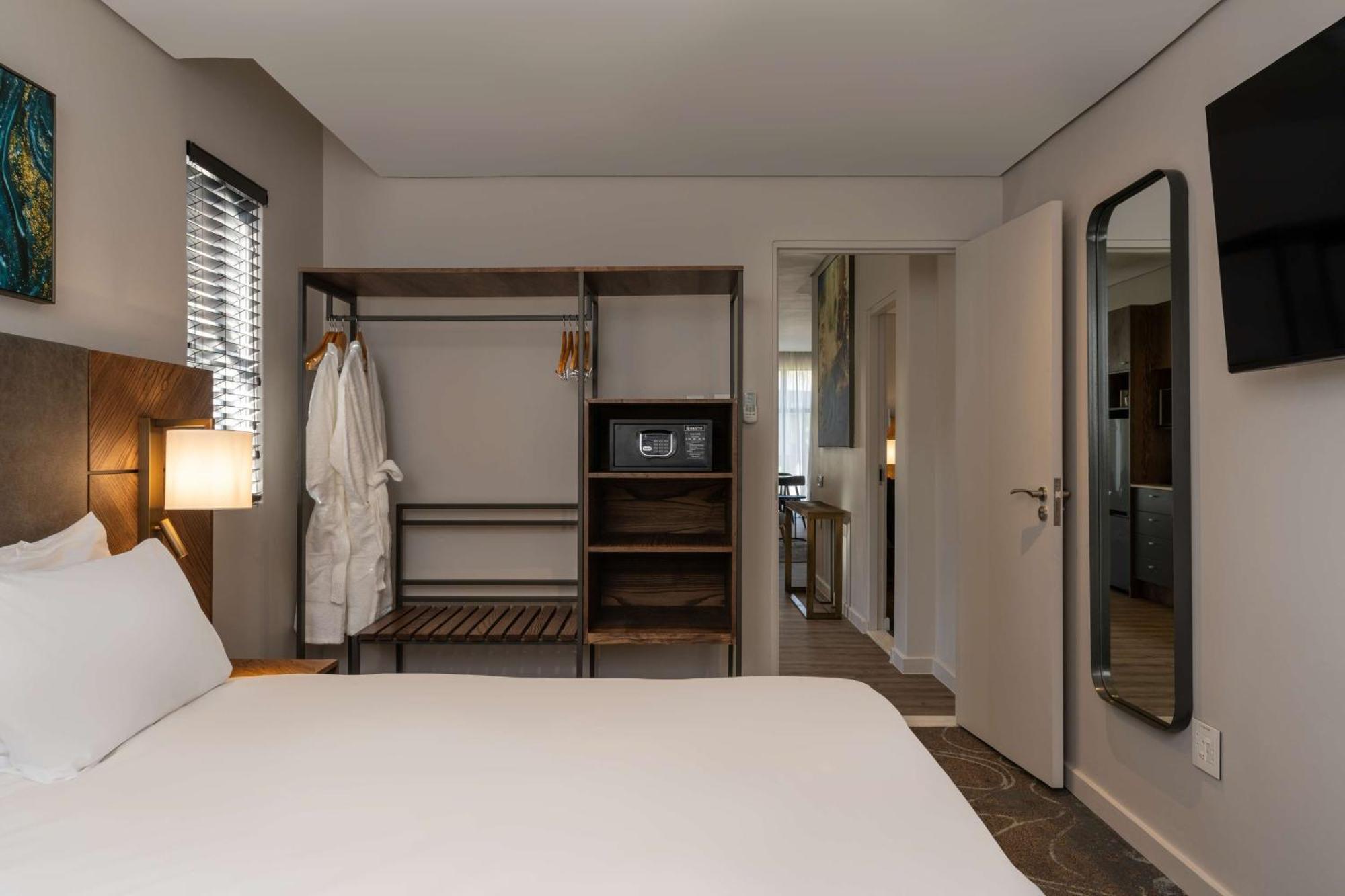 เรดิสัน โฮเทล แอนด์ คอนเวนชั่น เซ็นเตอร์ โจฮันเนสเบิร์ก, O.R. แทมโบ Hotel ภายนอก รูปภาพ