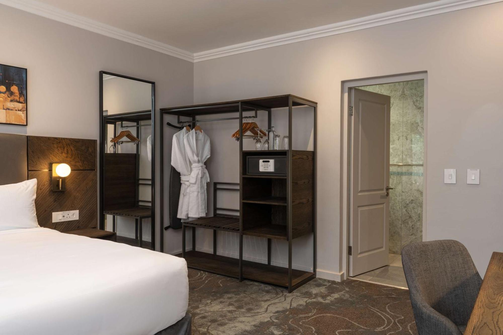 เรดิสัน โฮเทล แอนด์ คอนเวนชั่น เซ็นเตอร์ โจฮันเนสเบิร์ก, O.R. แทมโบ Hotel ภายนอก รูปภาพ